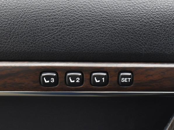 Toyota Land Cruiser 200 Series Рестайлинг 2 с пробегом 2016 года, цена 5 995 997 рублей, 238737 км, внедорожник, Автокод Объявления
