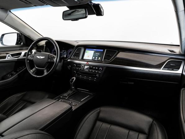Hyundai Genesis II с пробегом 2016 года, цена 1 999 000 рублей, 105682 км, седан, Автокод Объявления