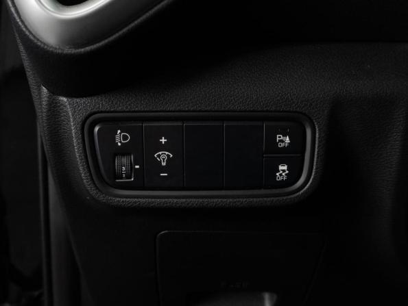 Kia Soul III Рестайлинг с пробегом 2022 года, цена 2 180 000 рублей, 23139 км, хэтчбек, Автокод Объявления