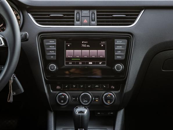 Skoda Octavia III (A7) с пробегом 2014 года, цена 1 048 000 рублей, 298092 км, лифтбек, Автокод Объявления