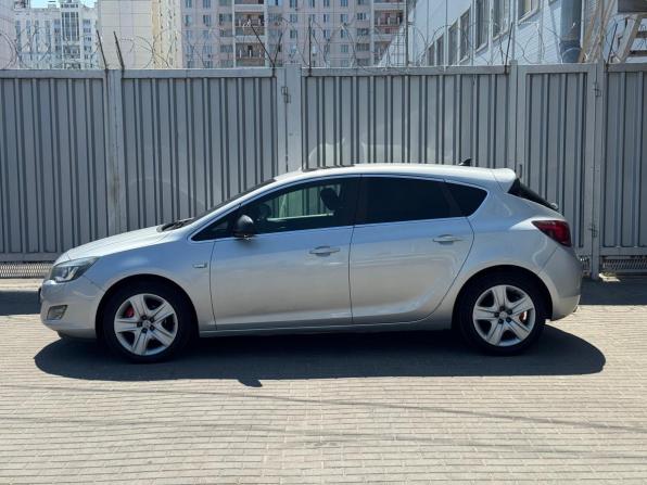Opel Astra J с пробегом 2011 года, цена 639 000 рублей, 220028 км, хэтчбек, Автокод Объявления