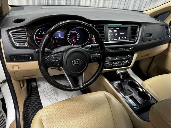 Kia Carnival III с пробегом 2018 года, цена 2 610 000 рублей, 132621 км, минивэн, Автокод Объявления