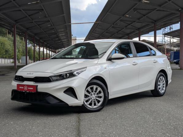 Kia Cerato IV Рестайлинг с пробегом 2022 года, цена 2 299 500 рублей, 42800 км, седан, Автокод Объявления