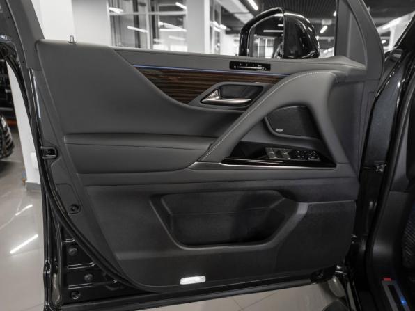 Lexus LX IV с пробегом 2025 года, цена 18 200 000 рублей, 5 км, внедорожник, Автокод Объявления
