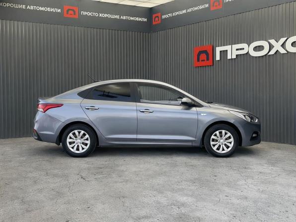 Hyundai Solaris II с пробегом 2017 года, цена 1 097 000 рублей, 159237 км, седан, Автокод Объявления