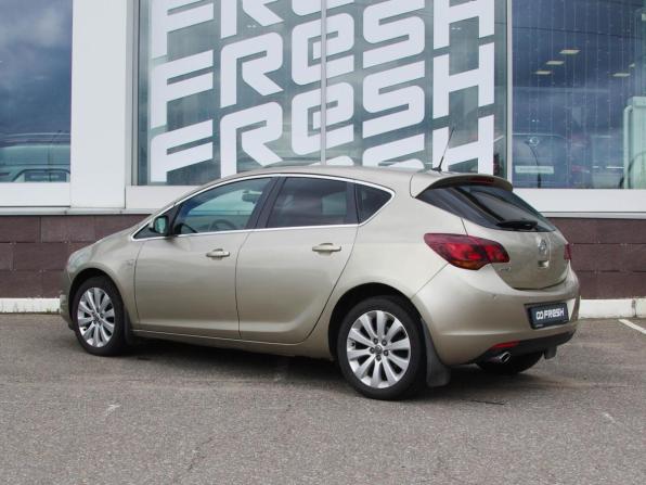 Opel Astra J с пробегом 2011 года, цена 699 000 рублей, 178000 км, хэтчбек, Автокод Объявления