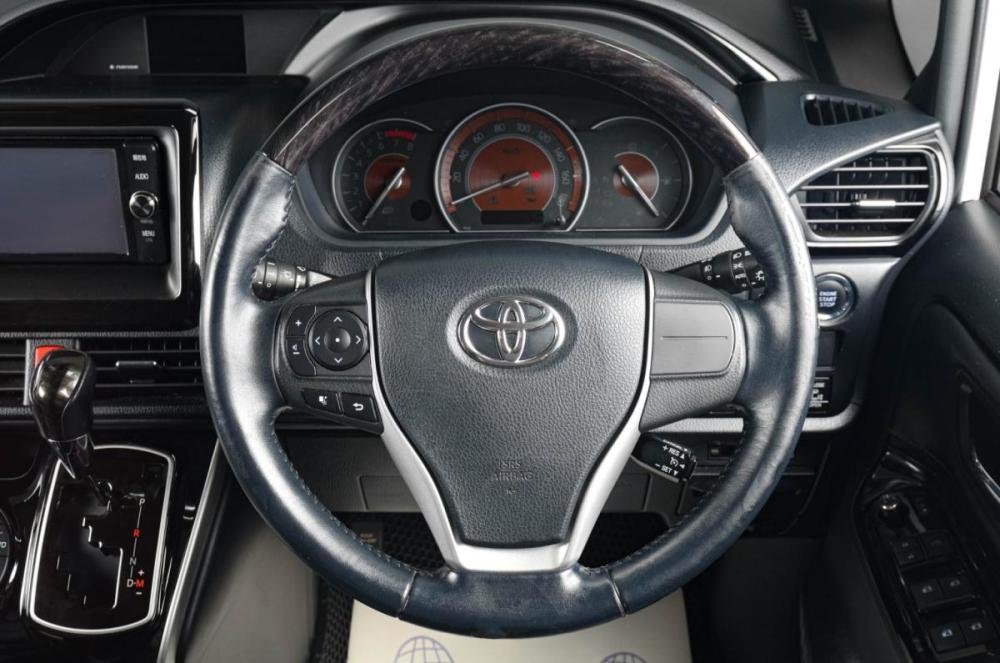 Toyota Esquire I Рестайлинг Тюмень  - изображение 14