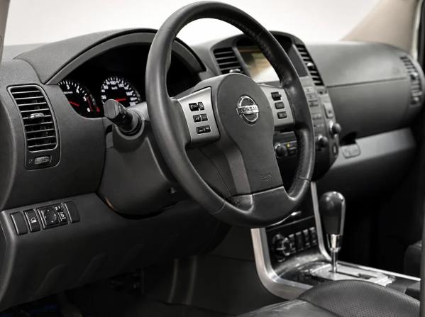 Nissan Pathfinder III Рестайлинг с пробегом 2011 года, цена 1 445 000 рублей, 330000 км, внедорожник, Автокод Объявления