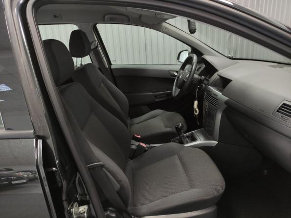 Opel Astra H Рестайлинг с пробегом 2012 года, цена 700 000 рублей, 132000 км, универсал, Автокод Объявления