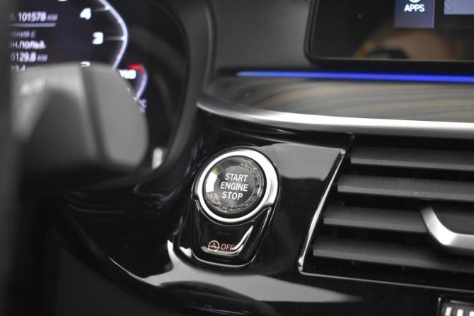 BMW 5 серии VII (G30/G31/G38) с пробегом 2019 года, цена 4 429 900 рублей, 101578 км, седан, Автокод Объявления