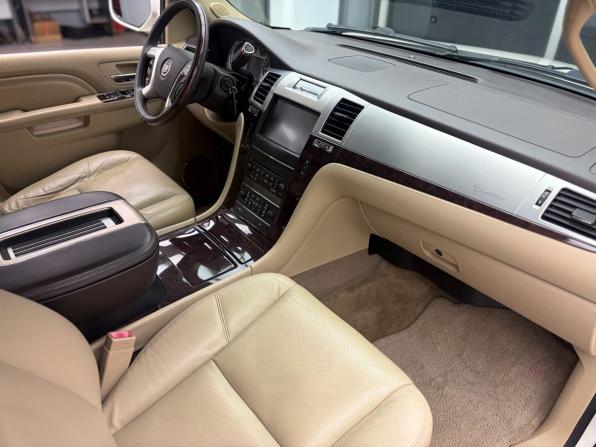 Cadillac Escalade III с пробегом 2011 года, цена 1 599 000 рублей, 206159 км, внедорожник, Автокод Объявления
