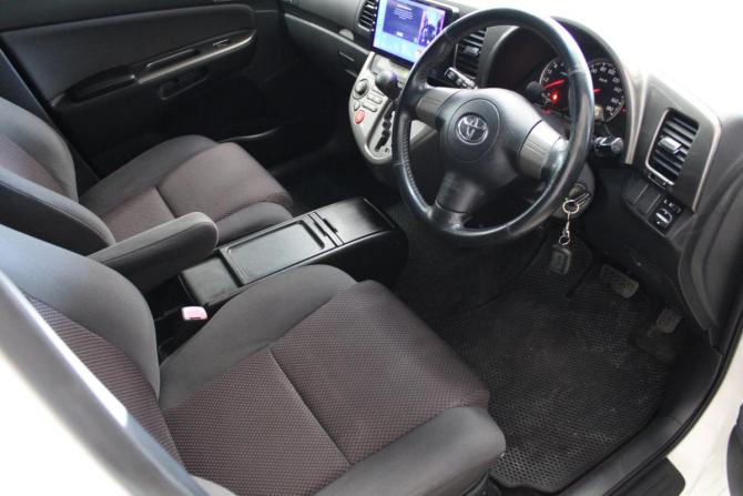 Toyota Wish I с пробегом 2005 года, цена 799 000 рублей, 251959 км, минивэн, Автокод Объявления
