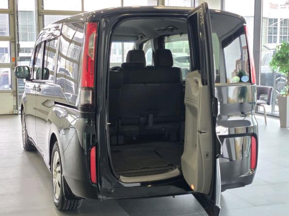 Honda Stepwgn V с пробегом 2016 года, цена 1 799 000 рублей, 141488 км, минивэн, Автокод Объявления