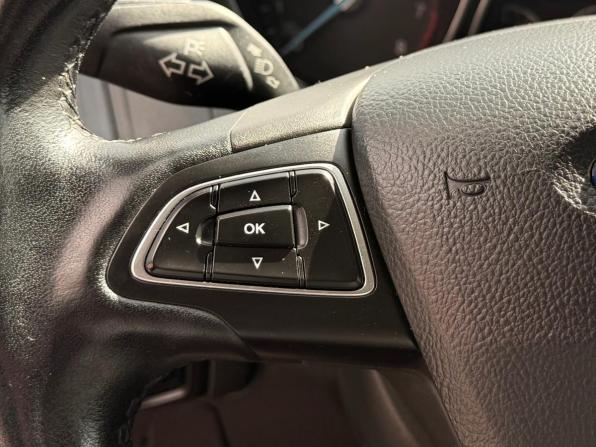 Ford Focus III Рестайлинг с пробегом 2017 года, цена 1 100 000 рублей, 166250 км, хэтчбек, Автокод Объявления
