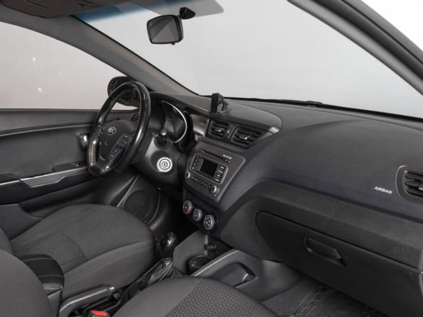 Kia Rio III Рестайлинг с пробегом 2016 года, цена 980 000 рублей, 175600 км, седан, Автокод Объявления