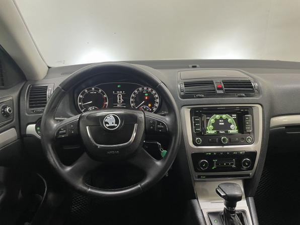 Skoda Octavia II (A5) Рестайлинг с пробегом 2012 года, цена 650 000 рублей, 235135 км, лифтбек, Автокод Объявления
