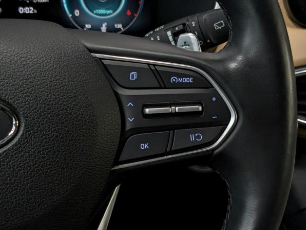 Hyundai Santa Fe IV Рестайлинг с пробегом 2021 года, цена 3 935 000 рублей, 37714 км, внедорожник, Автокод Объявления