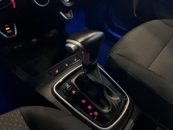 Kia Rio IV Рестайлинг с пробегом 2021 года, цена 1 395 000 рублей, 135838 км, хэтчбек, Автокод Объявления