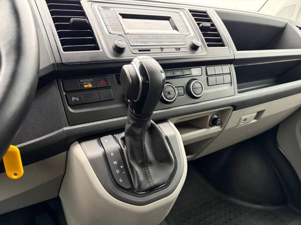 Volkswagen Caravelle T6 с пробегом 2015 года, цена 2 995 000 рублей, 132336 км, минивэн, Автокод Объявления
