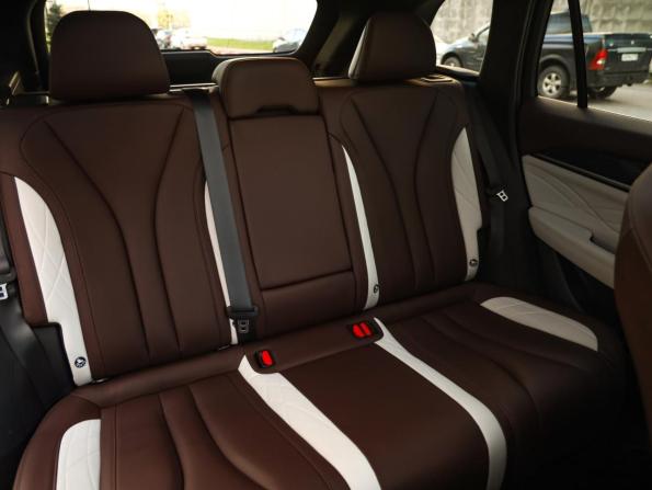 Geely Monjaro I с пробегом 2023 года, цена 3 099 777 рублей, 52532 км, внедорожник, Автокод Объявления