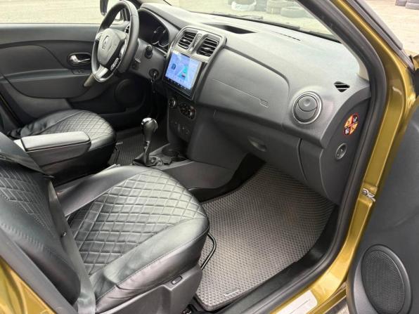Renault Sandero II с пробегом 2017 года, цена 1 020 000 рублей, 89000 км, хэтчбек, Автокод Объявления