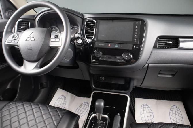 Mitsubishi Outlander III Рестайлинг 3 с пробегом 2022 года, цена 2 799 000 рублей, 32723 км, внедорожник, Автокод Объявления