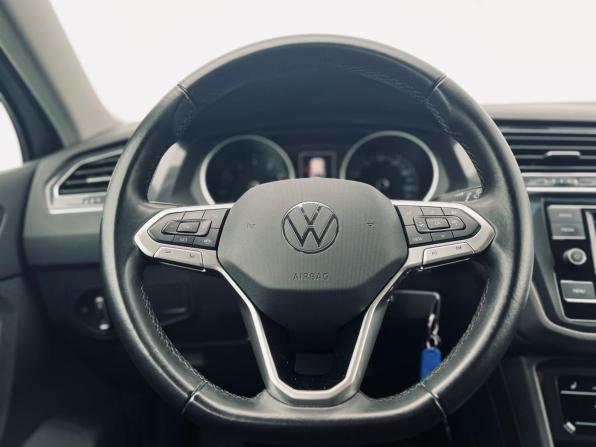 Volkswagen Tiguan II Рестайлинг с пробегом 2021 года, цена 2 250 000 рублей, 123000 км, внедорожник, Автокод Объявления