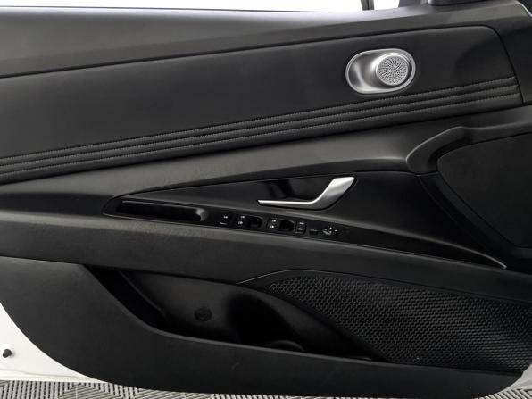 Hyundai Elantra VII (CN7) с пробегом 2022 года, цена 2 190 000 рублей, 29216 км, седан, Автокод Объявления