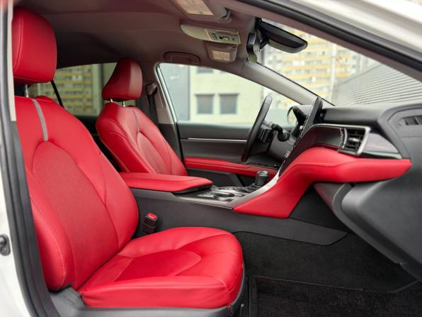Toyota Camry VIII (XV70) Рестайлинг с пробегом 2022 года, цена 2 555 000 рублей, 99000 км, седан, Автокод Объявления