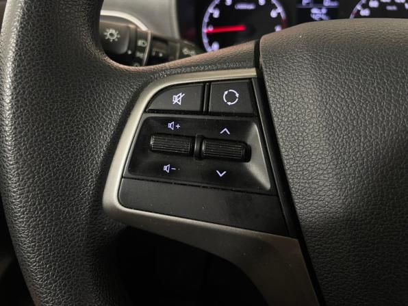 Hyundai Solaris II с пробегом 2018 года, цена 1 370 000 рублей, 71754 км, седан, Автокод Объявления