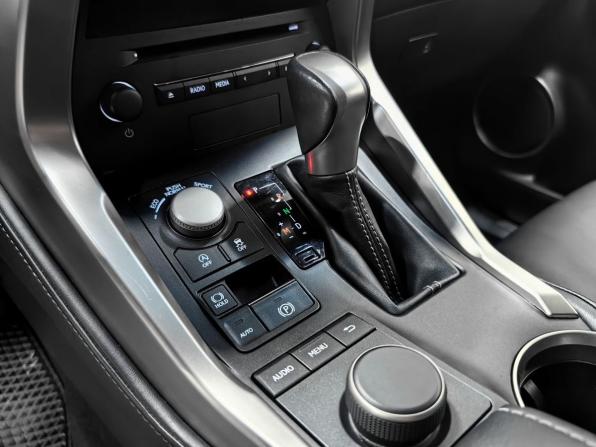 Lexus NX I с пробегом 2016 года, цена 3 200 000 рублей, 65063 км, внедорожник, Автокод Объявления