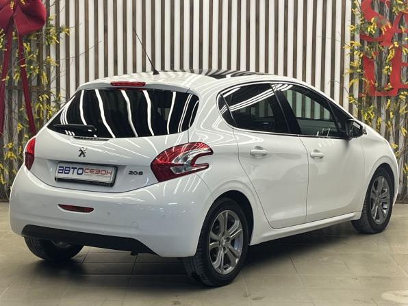 Peugeot 208 I с пробегом 2013 года, цена 570 000 рублей, 217545 км, хэтчбек, Автокод Объявления