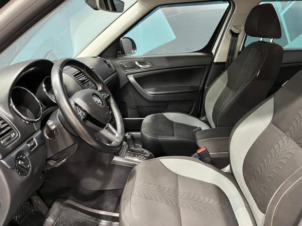 Skoda Yeti I Рестайлинг с пробегом 2017 года, цена 1 290 000 рублей, 111219 км, внедорожник, Автокод Объявления