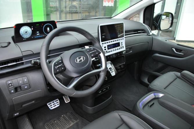 Hyundai Staria I Рестайлинг с пробегом 2026 года, цена 10 790 000 рублей, 10 км, минивэн, Автокод Объявления