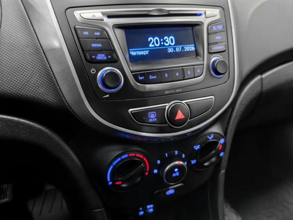 Hyundai Solaris I Рестайлинг с пробегом 2016 года, цена 999 000 рублей, 106982 км, седан, Автокод Объявления