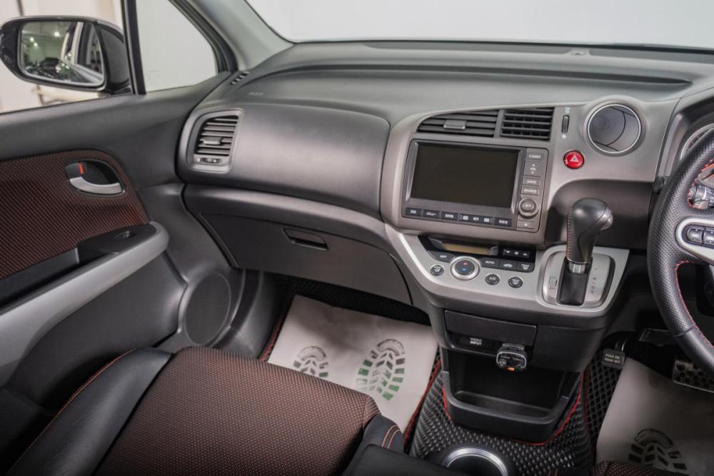 Honda Stream II Рестайлинг Томск  - изображение 12