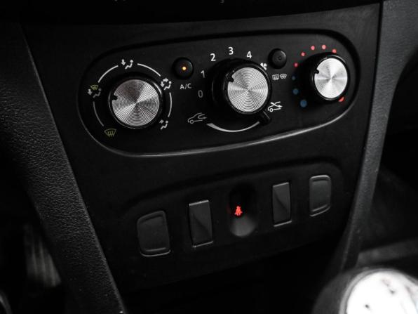 Renault Logan II с пробегом 2016 года, цена 569 000 рублей, 250274 км, седан, Автокод Объявления