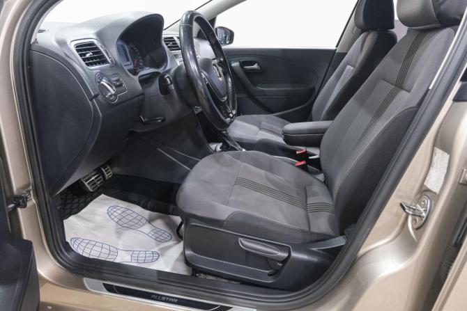 Volkswagen Polo V Рестайлинг с пробегом 2016 года, цена 1 179 000 рублей, 126800 км, седан, Автокод Объявления