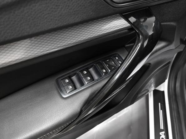 Lada (ВАЗ) Vesta I Рестайлинг (NG) с пробегом 2024 года, цена 1 425 000 рублей, 30068 км, универсал, Автокод Объявления
