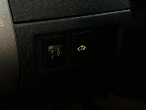 Toyota Prius II Рестайлинг (XW20) с пробегом 2008 года, цена 947 000 рублей, 221255 км, лифтбек, Автокод Объявления