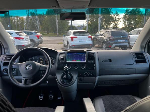 Volkswagen Transporter T5 Рестайлинг с пробегом 2010 года, цена 1 525 000 рублей, 333000 км, минивэн, Автокод Объявления