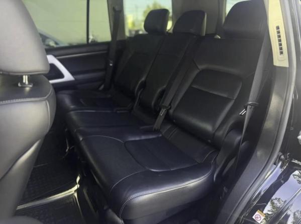 Toyota Land Cruiser 200 Series Рестайлинг 2 с пробегом 2018 года, цена 5 355 000 рублей, 288134 км, внедорожник, Автокод Объявления