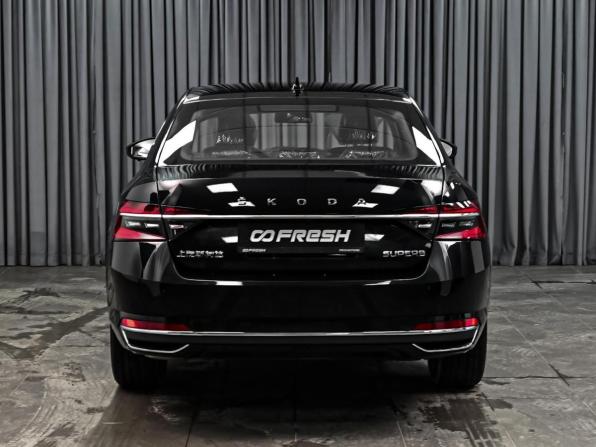 Skoda Superb III Рестайлинг с пробегом 2025 года, цена 3 569 000 рублей, 44 км, лифтбек, Автокод Объявления
