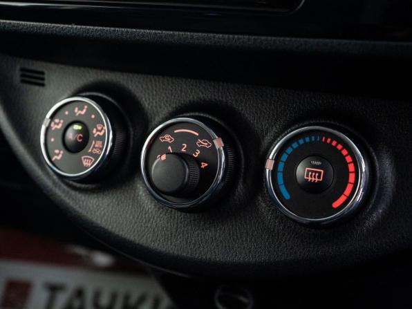 Toyota Vitz III (XP130) Рестайлинг 2 с пробегом 2019 года, цена 1 099 500 рублей, 65166 км, хэтчбек, Автокод Объявления