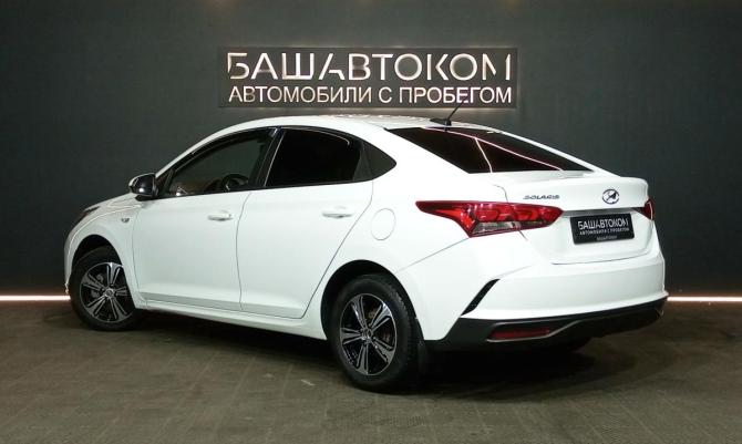 Hyundai Solaris II Рестайлинг с пробегом 2021 года, цена 1 199 000 рублей, 179754 км, седан, Автокод Объявления