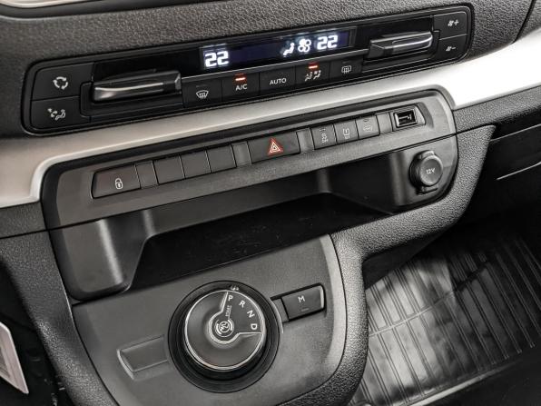 Peugeot Traveller I с пробегом 2019 года, цена 2 500 000 рублей, 150484 км, минивэн, Автокод Объявления