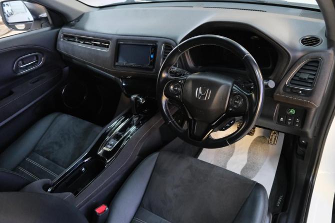 Honda Vezel I с пробегом 2016 года, цена 1 889 000 рублей, 71000 км, внедорожник, Автокод Объявления