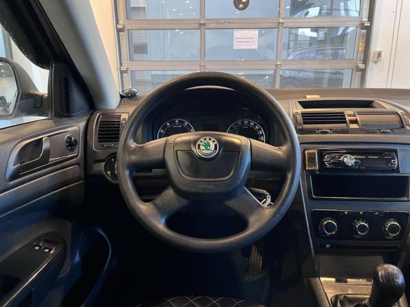 Skoda Octavia II (A5) Рестайлинг с пробегом 2010 года, цена 580 000 рублей, 344940 км, лифтбек, Автокод Объявления
