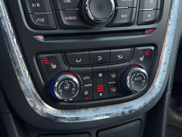 Opel Mokka I с пробегом 2013 года, цена 910 000 рублей, 210000 км, внедорожник, Автокод Объявления