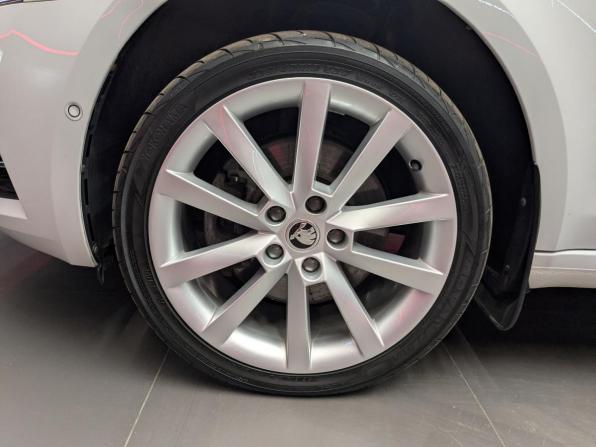 Skoda Octavia III (A7) Рестайлинг с пробегом 2020 года, цена 2 299 000 рублей, 101504 км, лифтбек, Автокод Объявления